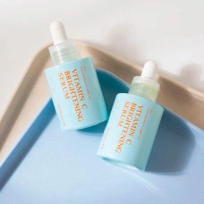 Осветляющая сыворотка с витамином C и пептидами от Skin&Lab